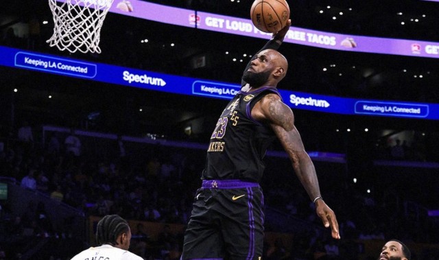 B体育-詹姆斯常规赛20+5+5场次高达966场，稳居历史第一