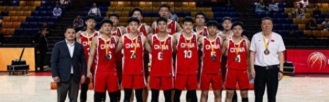 B体育下载-两次都输澳大利亚男篮，但中国男篮把“会打硬仗”带回来了