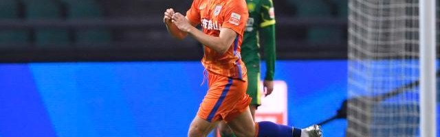 B体育-孙准浩战前誓言双冠：再拿1座奖杯 与郝伟形同父子