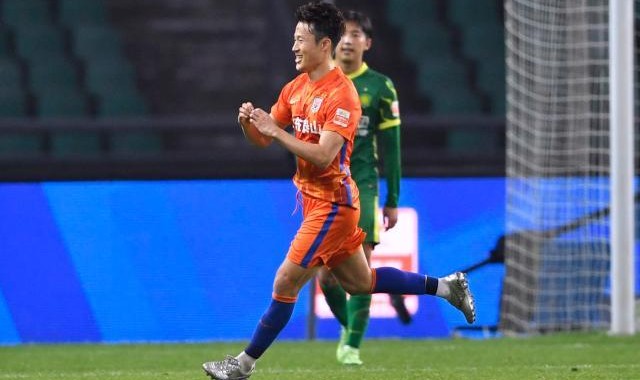 B体育-孙准浩战前誓言双冠：再拿1座奖杯 与郝伟形同父子