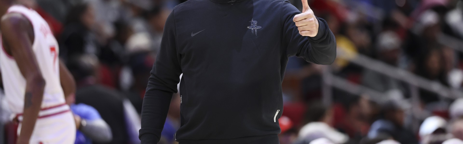 B体育APP-19个失误人麻了！火箭没控卫&amp;空间拥挤 失误多看似偶然实则必然？